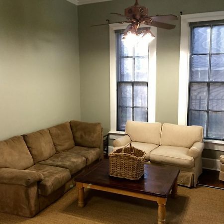 Hk Austin Hostel Екстериор снимка